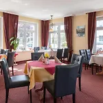 Hotel Am Wariner Warin