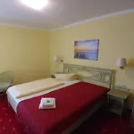 Hotel Am Wariner Warin