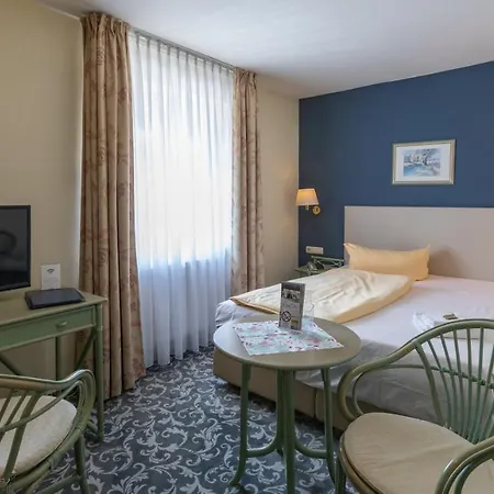 Hotel Am Wariner See 3*