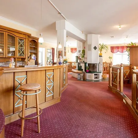 Hotel Am Wariner 3*