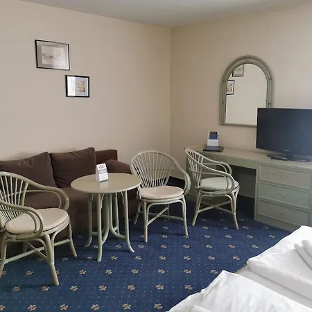 Hotel Am Wariner Warin